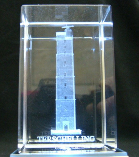 Terschelling vuurtoren glasgravure 3D, 5 x 8 cm