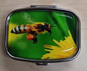 Bij en bloem pillendoosje, 6 x 4,5 x 2 cm
