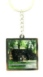 Drenthe sleutelhanger met plaggenhut 4 x 4 cm