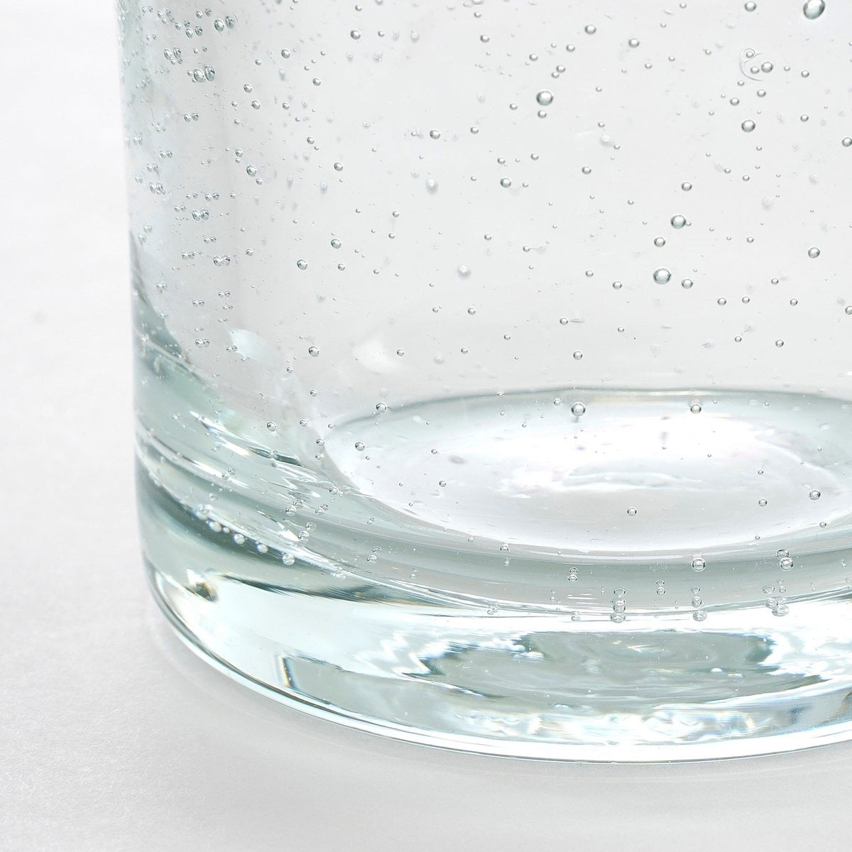 Mica Decorations Estelle Vaas – Gerecycled Glas Transparant (H8 x Ø8,5 cm)