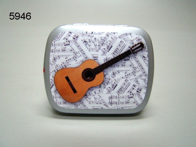 Gitaar, blikje met pepermunt
