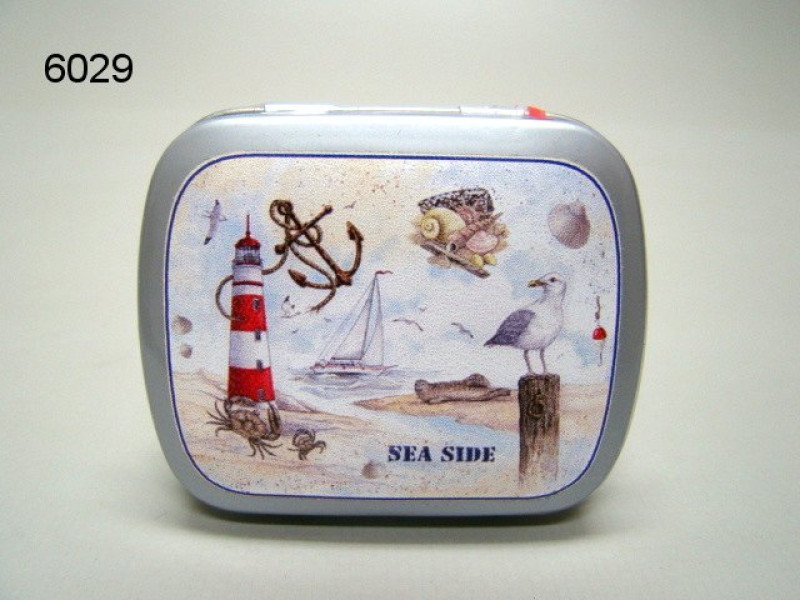 Strand, blikje met pepermunt