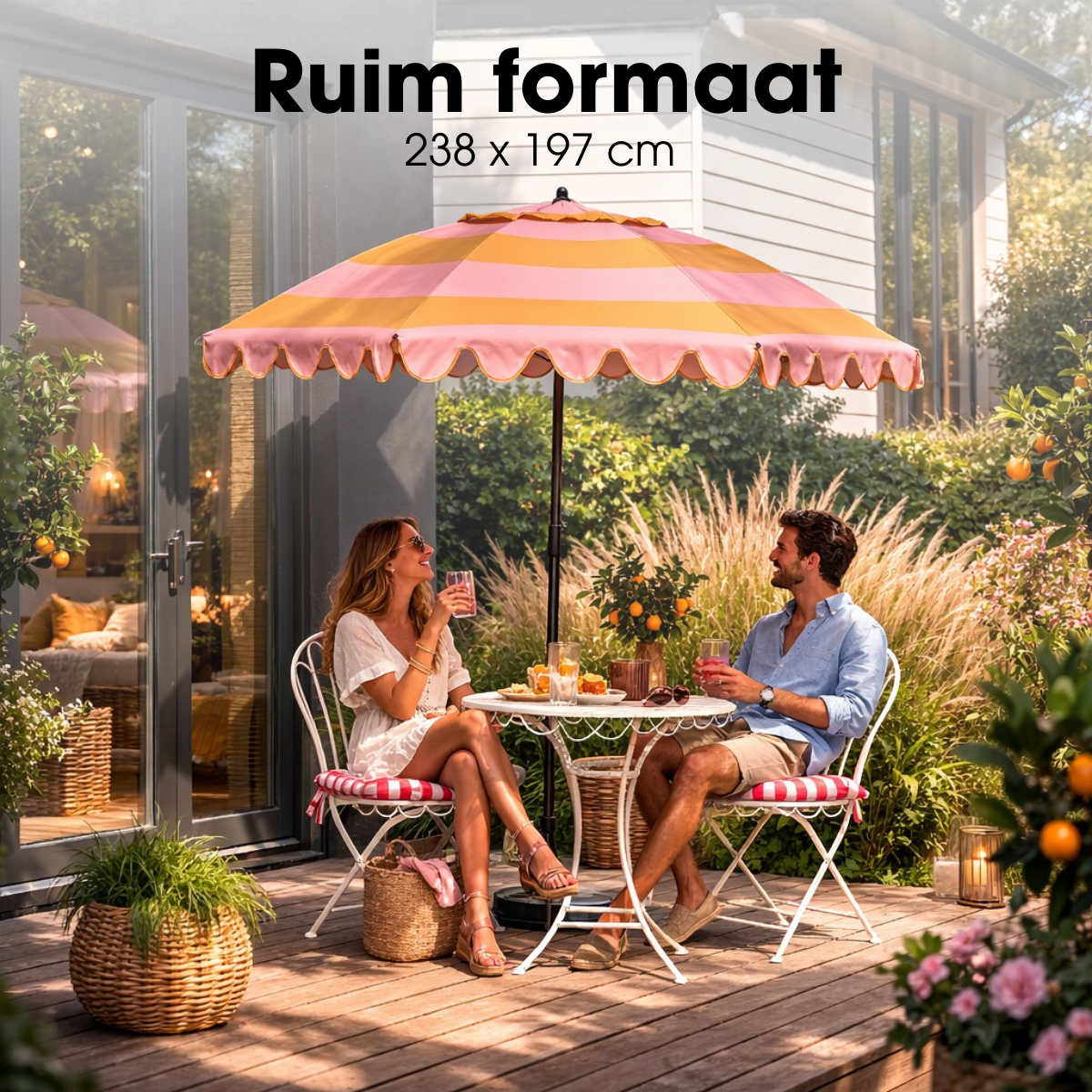 Geel-roze gestreepte parasol met ruches Ø195 cm