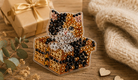Kat in cadeau diamond painting koelkast-/decoratiemagneet, goud, 7 x 7,5 cm