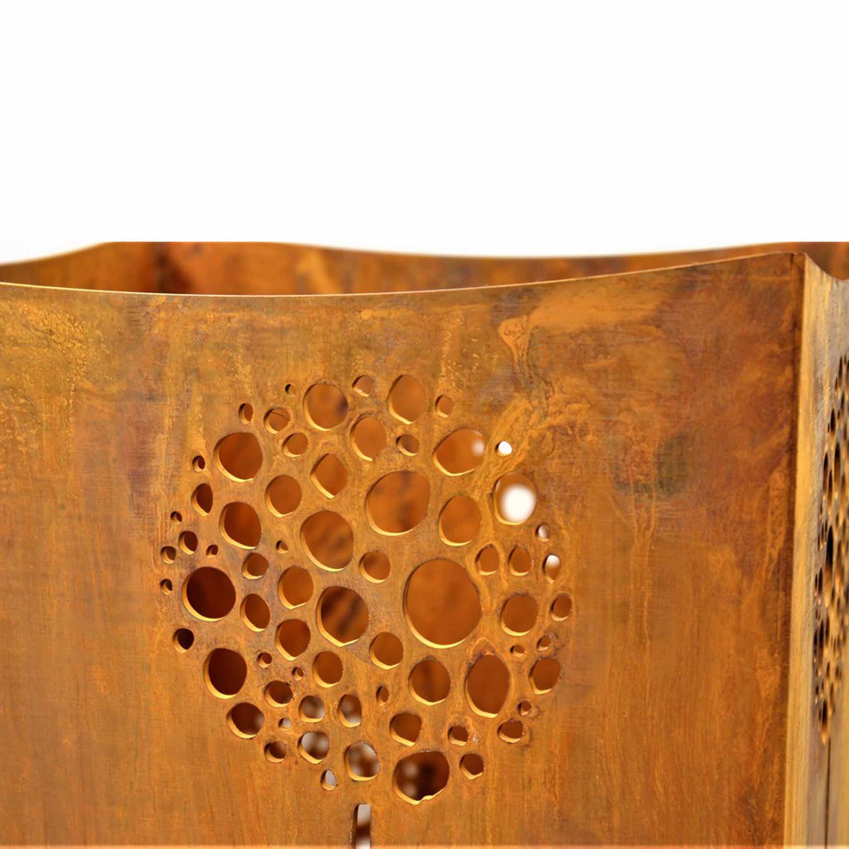 Roestmetalen vuurkorf met paardebloemen voor tuin en terras