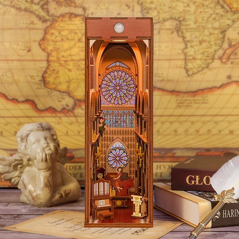 DIY book nook Notre Dame de Paris, 24,5 cm