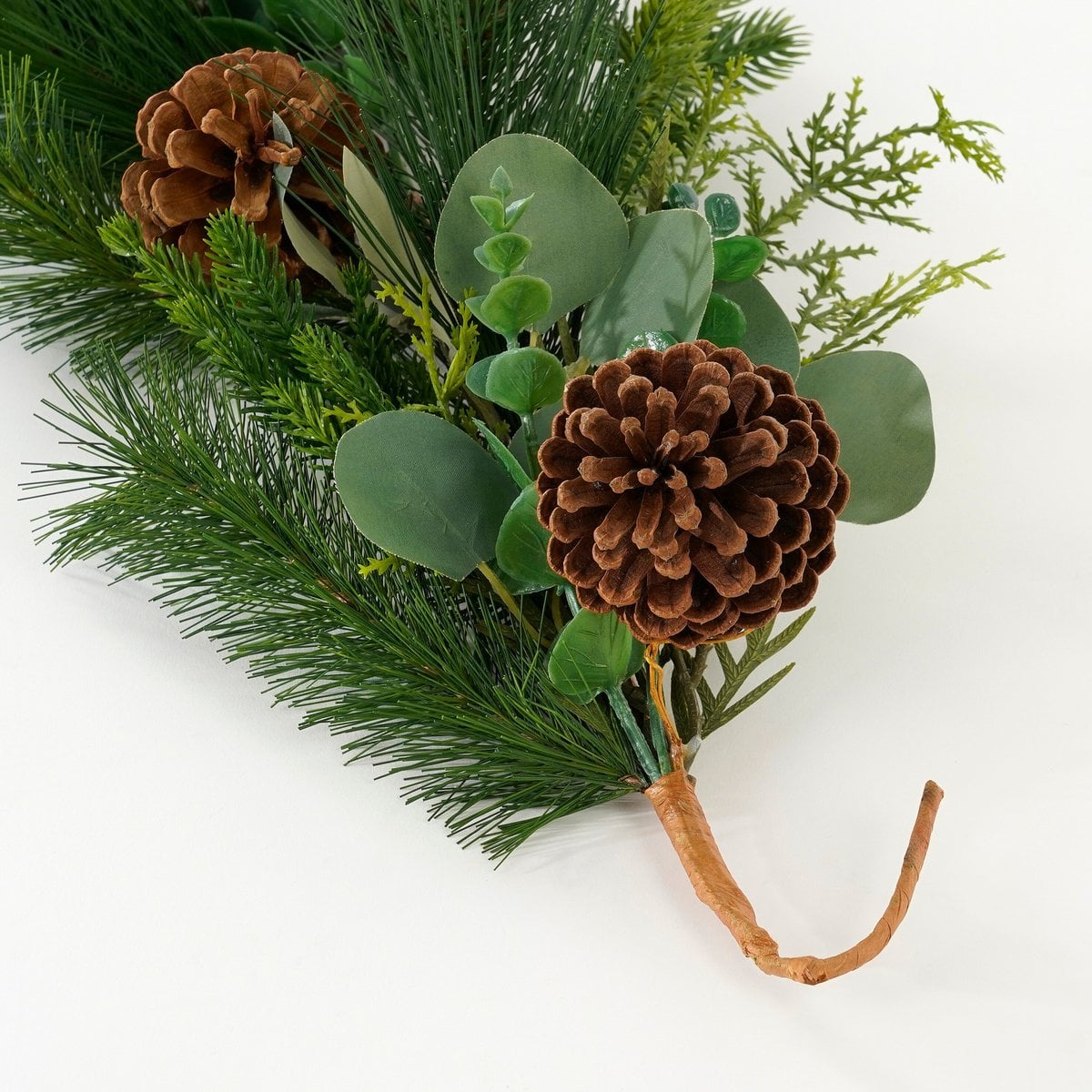 Kerstguirlande Bonita met dennenappels, 178 cm