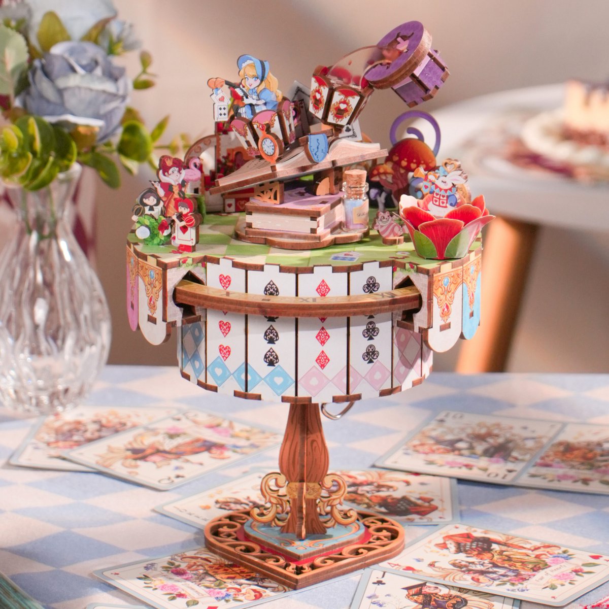 DIY 3D houten muziekdoos Alice's Tea Party, 13,7 x 13,2 x 20,9 cm
