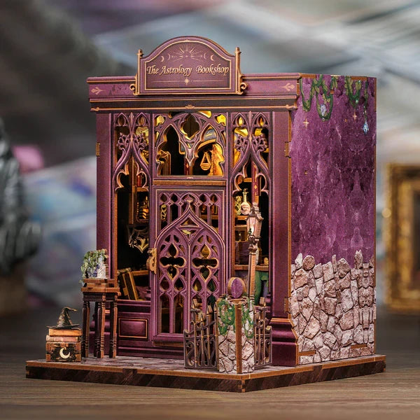 The Astrology Bookshop miniatuurhuisje, 15,5 × 16 × 18 cm