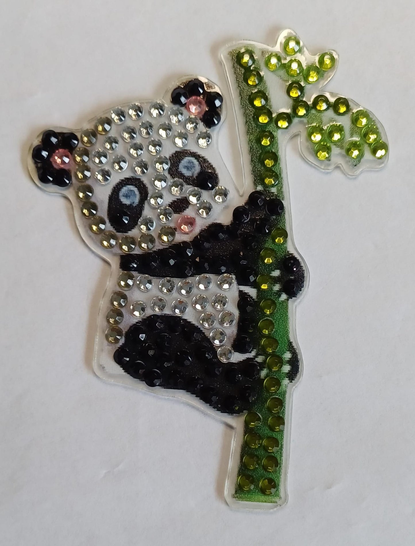 Panda koelkastmagneet met bamboe en strass steentjes, 6 × 7,5 cm