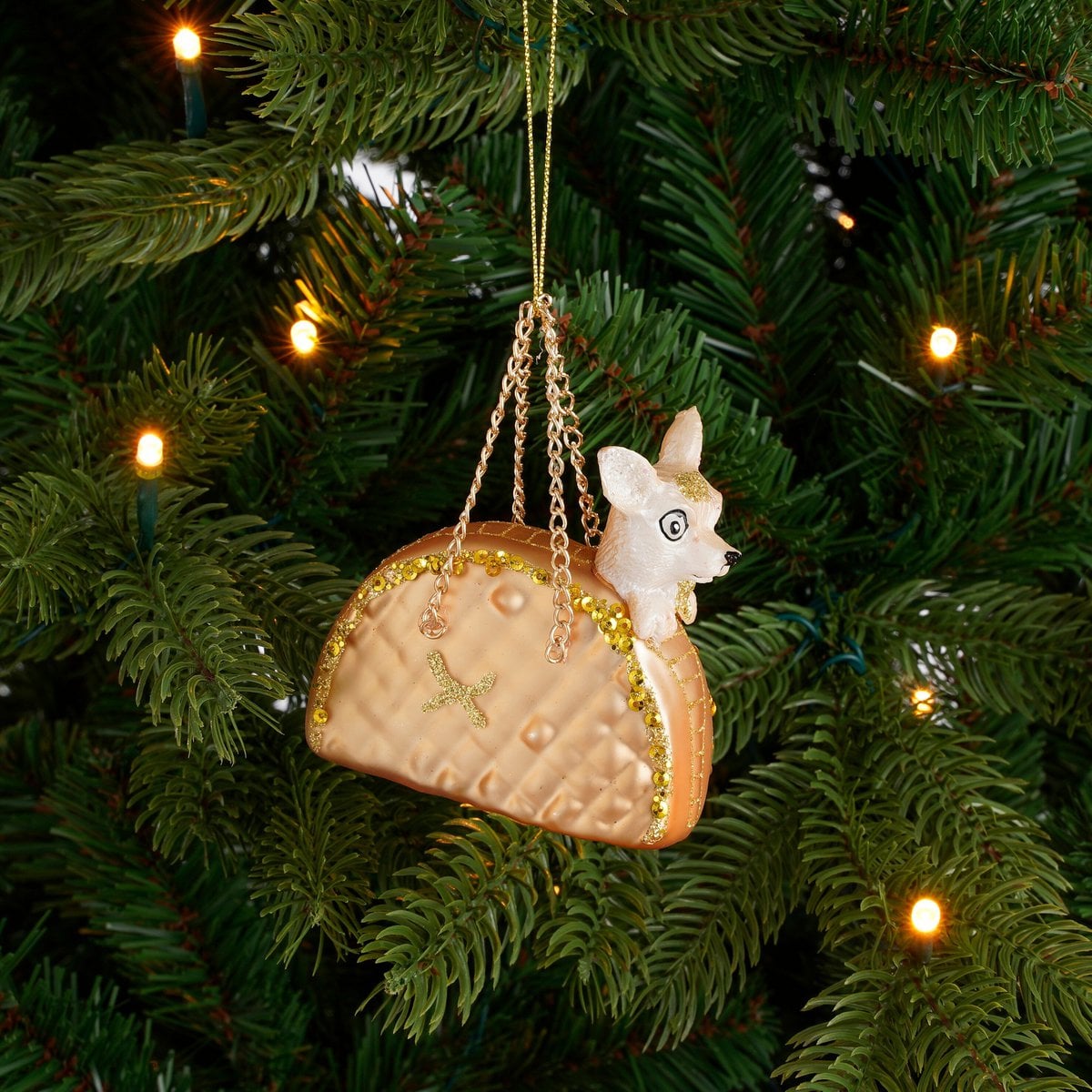 Glazen kerstornament hond in handtas, goud, 8 cm