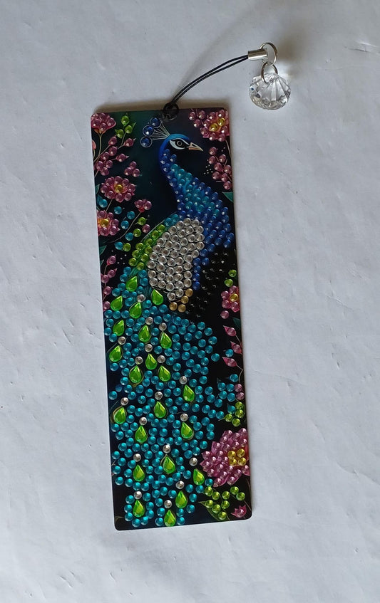 Blauwe pauw met roze bloemen en diamantsteentjes 5 × 15 cm