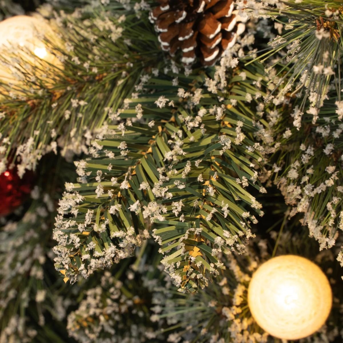 Kaprun kunstkerstboom met verlichting en versiering, 90 cm