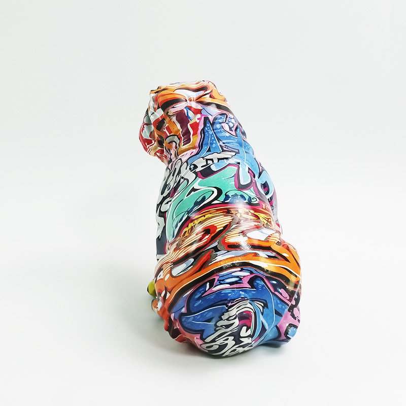 Bulldog, graffiti, 20 × 14 × 17,5 cm