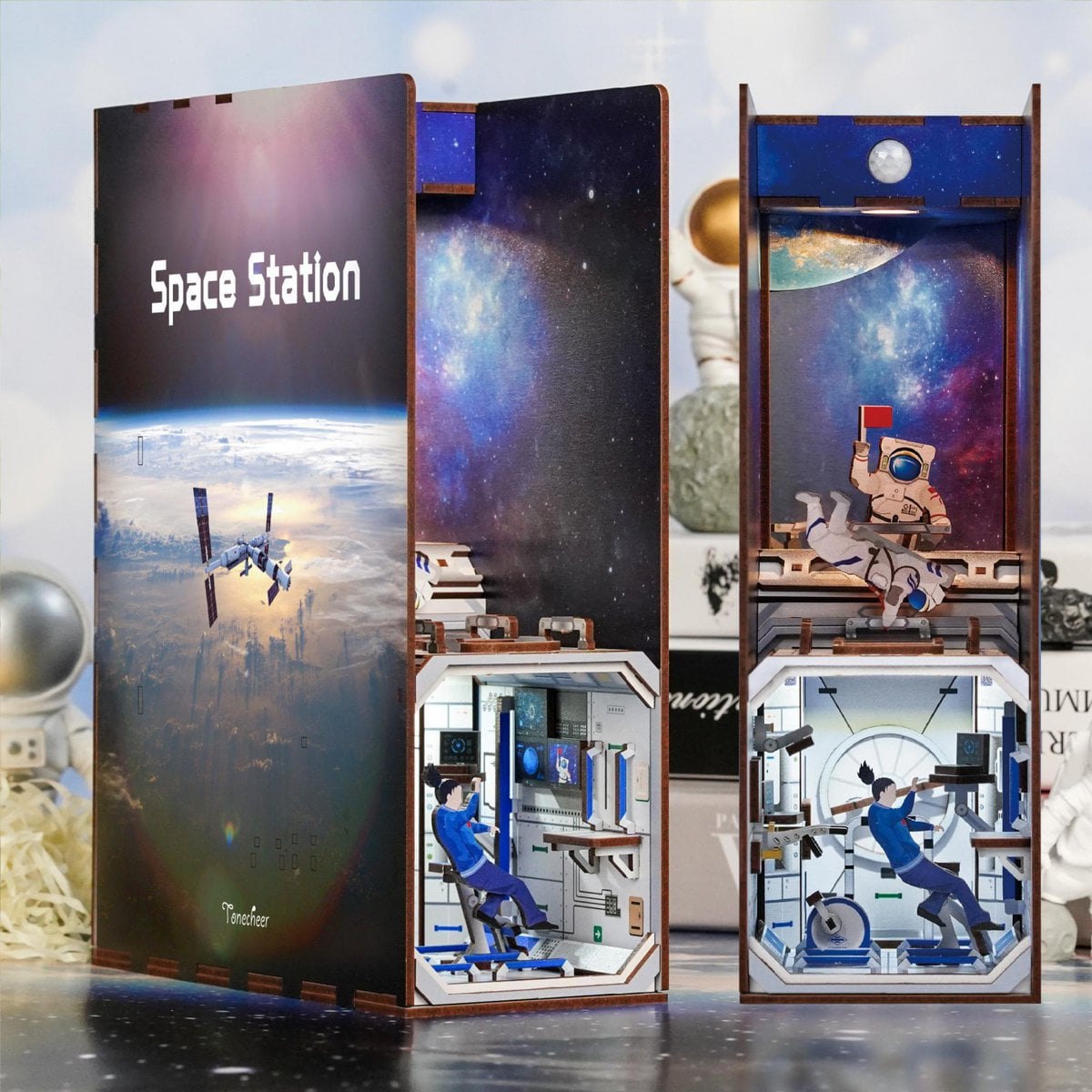 DIY book nook space station bookend, 24,5 cm