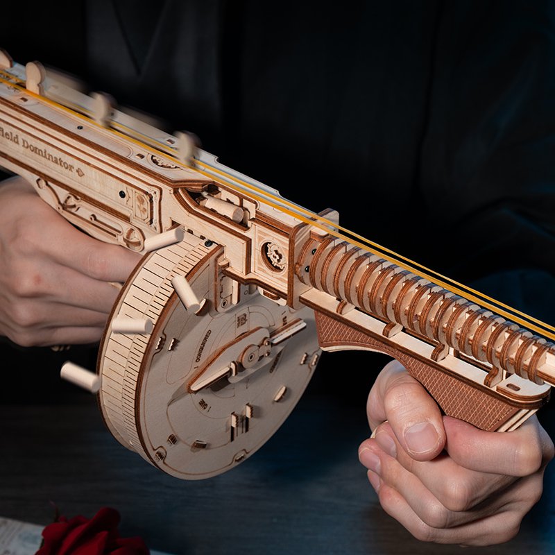 Submachine Gun houten 3D puzzel, 69,7 × 13,8 × 17,8 cm