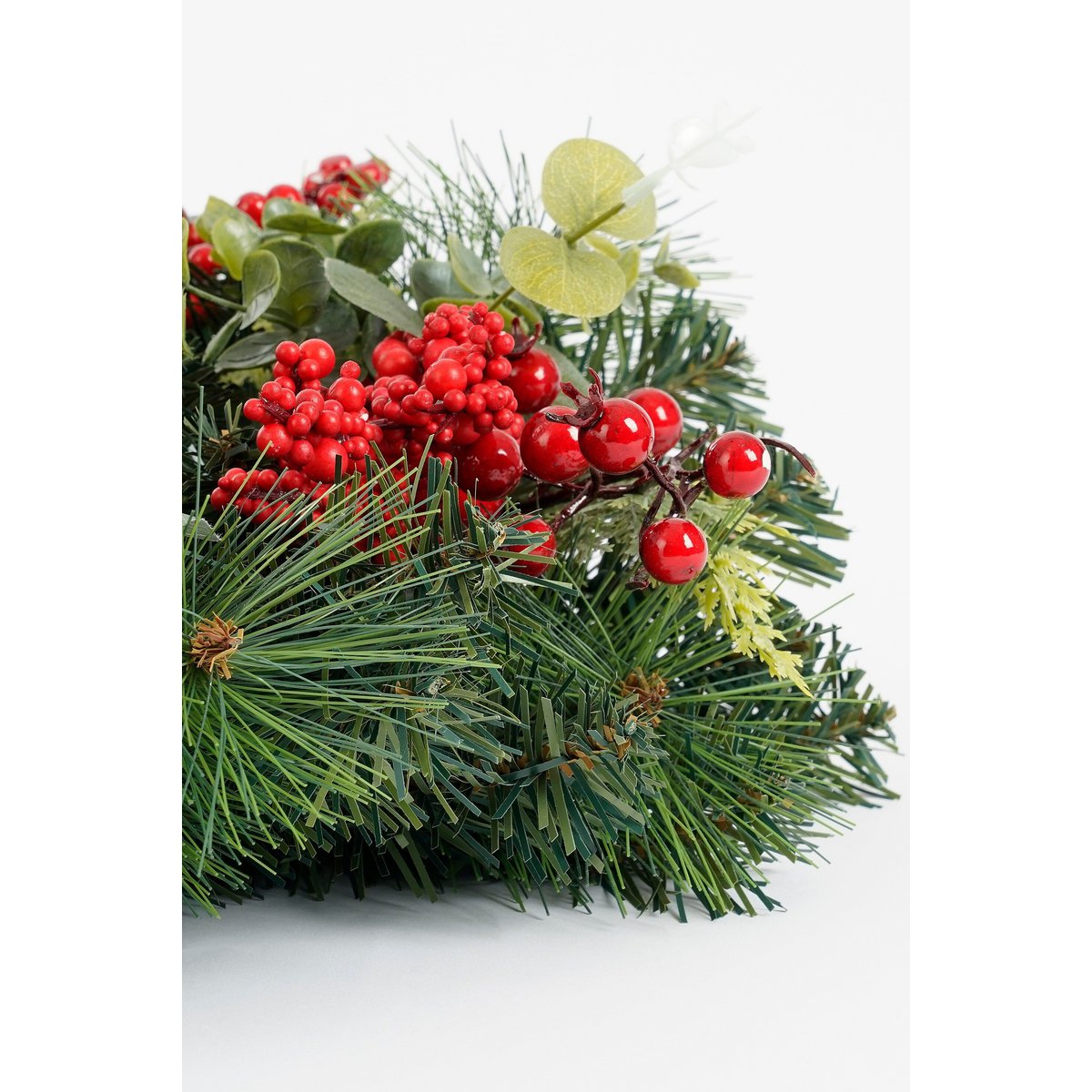 Kerstkrans Harvey met rode bessen en dennenappels, Ø 40 cm