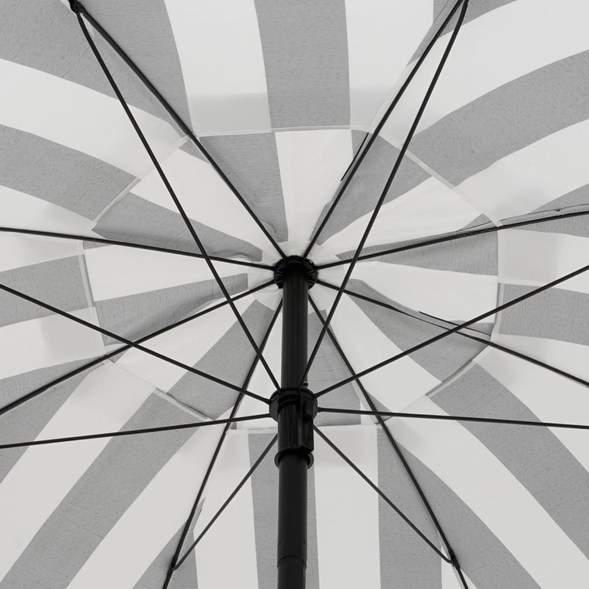 Osborn parasol, zwart-wit gestreept, Ø 220 × 238 cm
