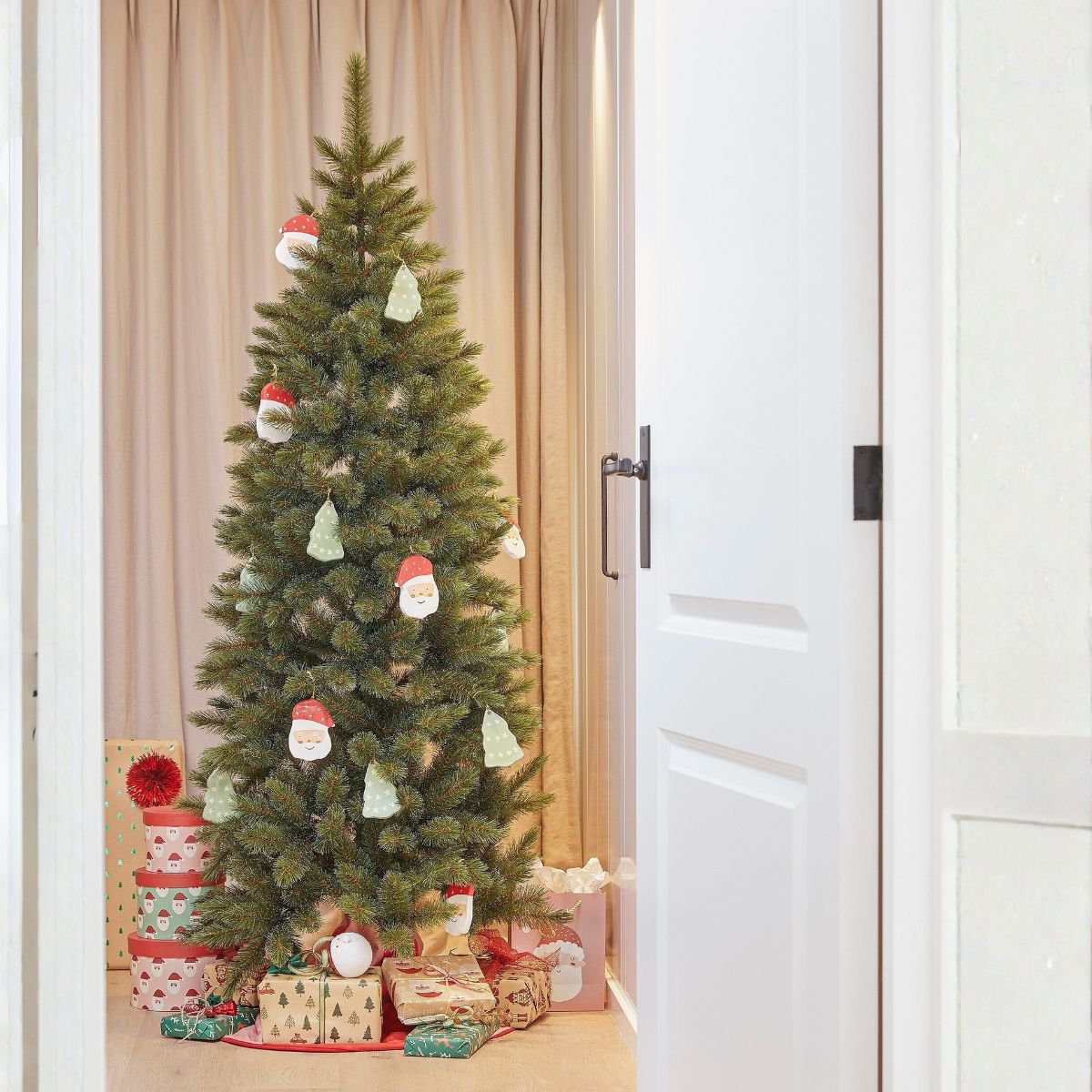 Bristlecone Pilar kunstkerstboom, 215 cm