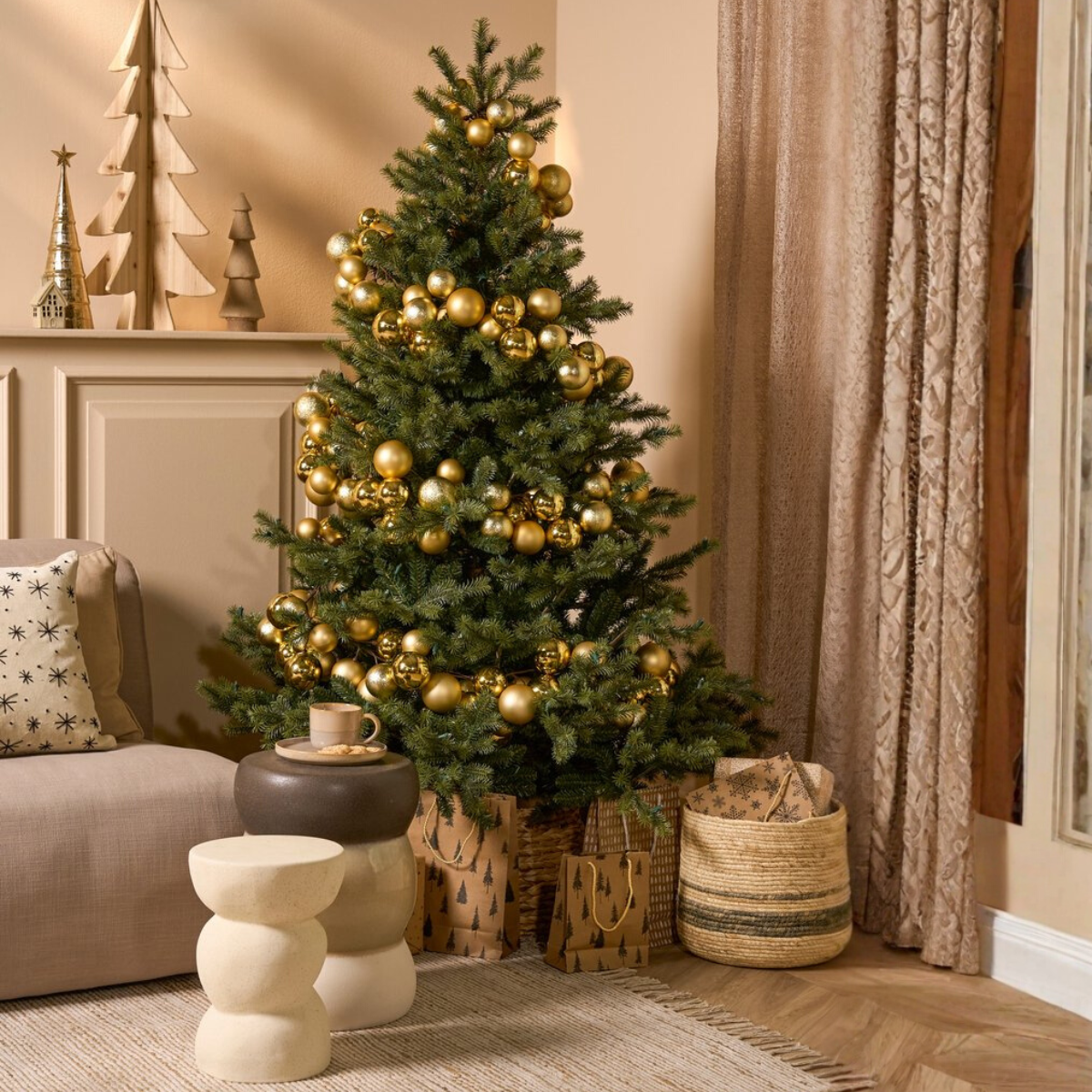 Clive kunstkerstboom, 215 cm, Ø 142 cm