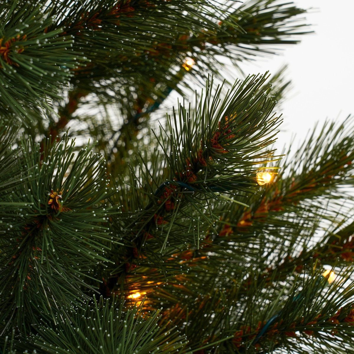 Bristlecone kunstkerstboom 155 cm, met 144 warm witte ledlampjes