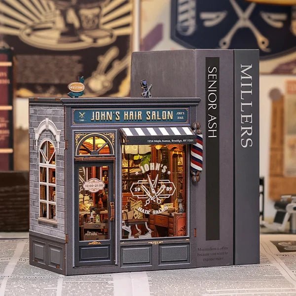 John's Hair Salon miniatuurhuisje, 15,5 × 16 × 19 cm
