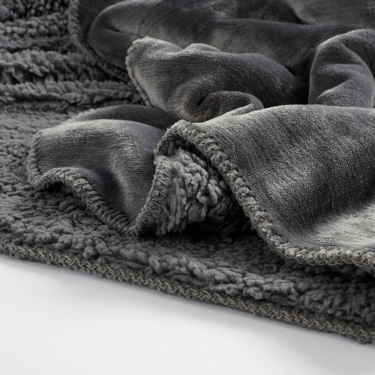 Mica Decorations Mardy Plaid – Fleece Antraciet (150 x 200 cm)