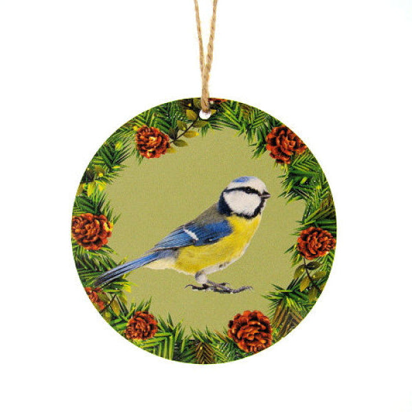 Pimpelmees houten decoratie, Ø 7 cm met ophangkoordje