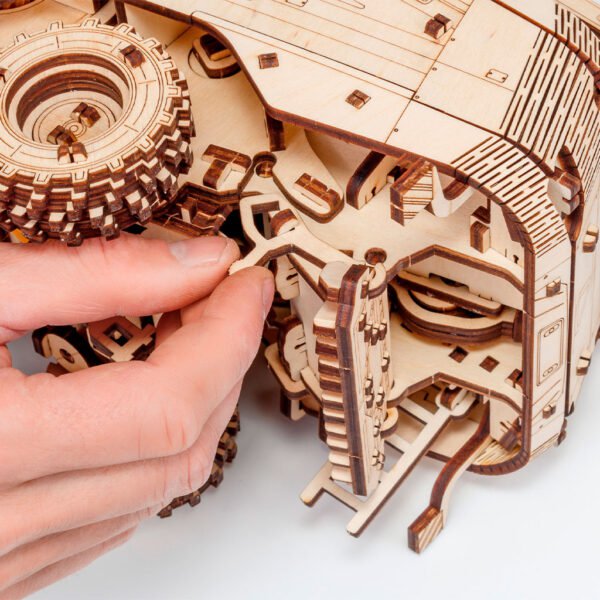3D mechanische houten puzzel graan combine harvester, 52,7 × 45,8 × 18,7 cm – 864 stukjes