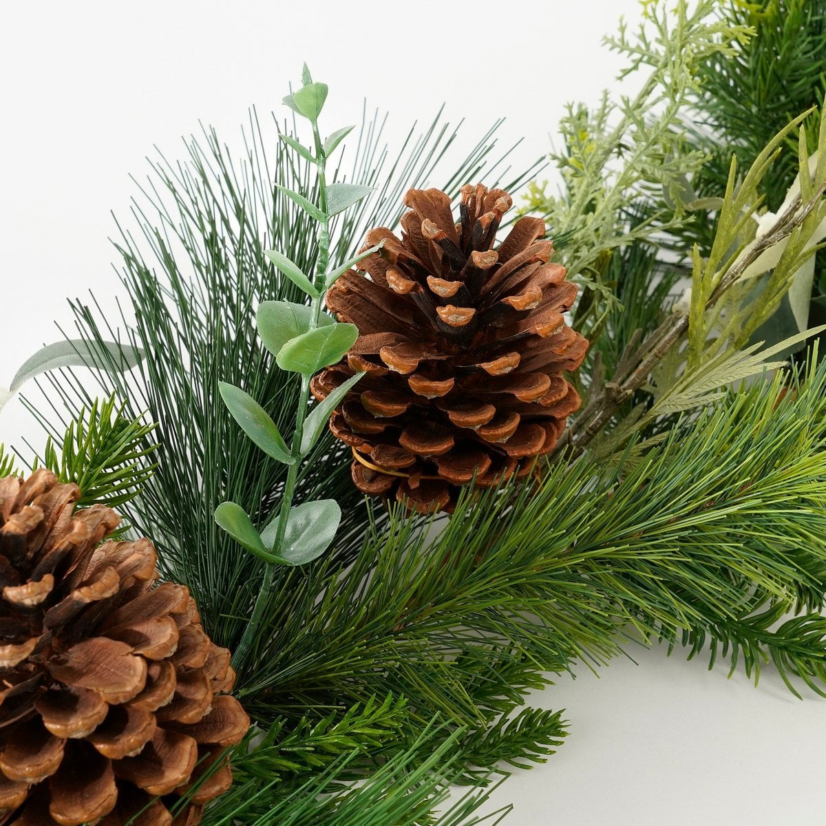 Kerstguirlande Bonita met dennenappels, 178 cm