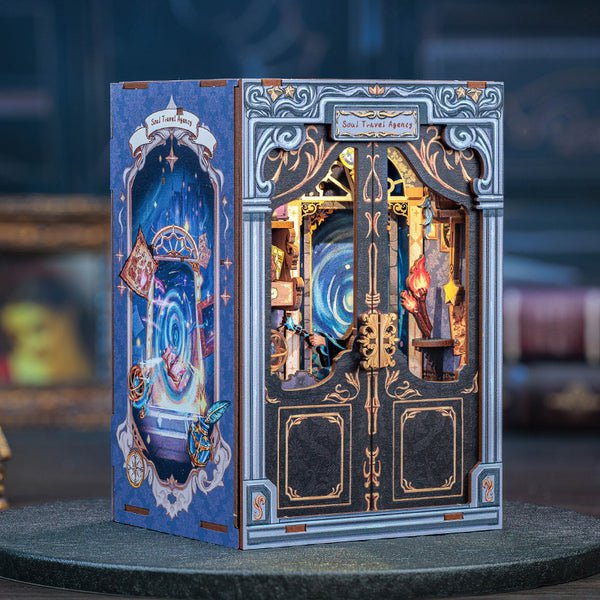 Soul Travel Agency book nook, 11,5 × 10 × 17 cm