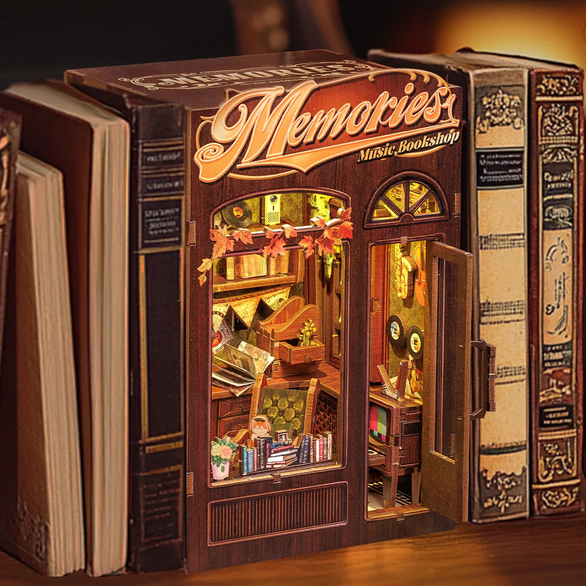 Memories Music Bookshop book nook, 11,5 × 10 × 17 cm