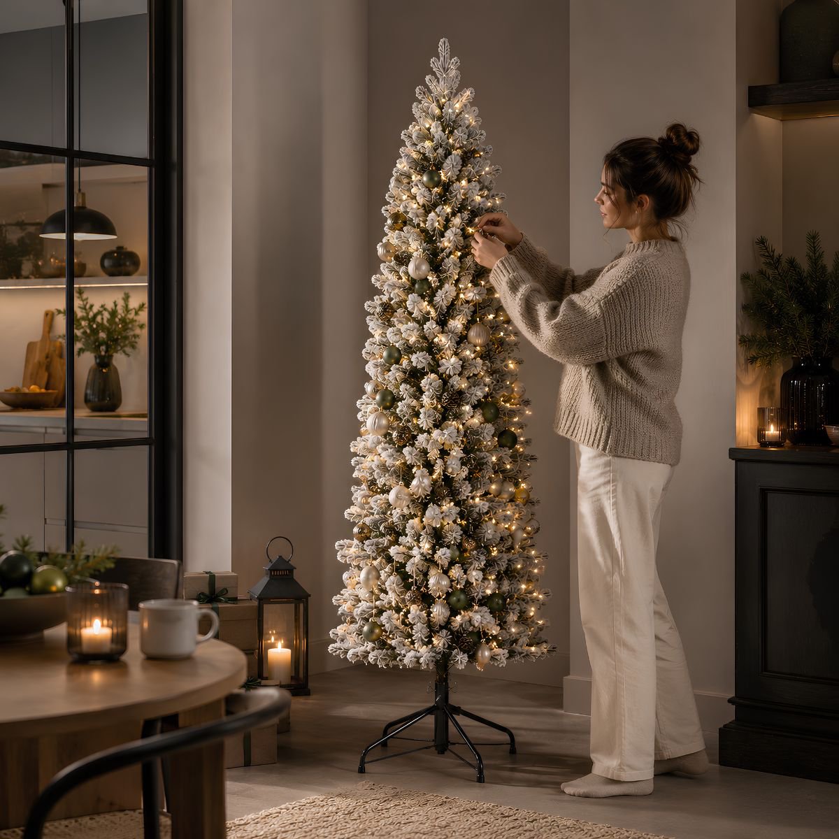 Harma Pilar licht besneeuwde kunstkerstboom, 215 cm, Ø 66 cm