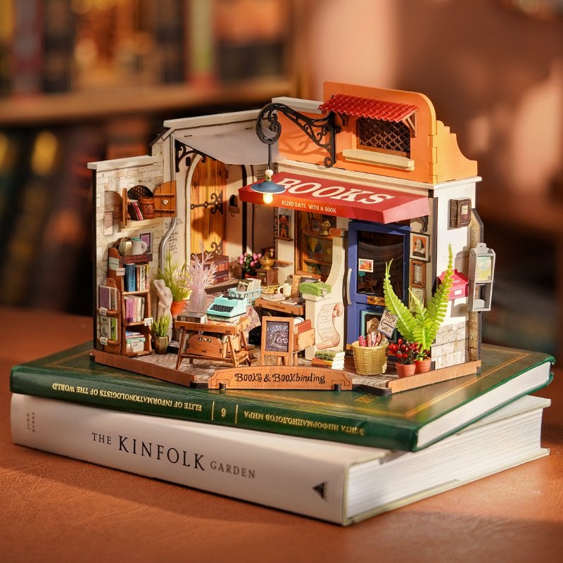 DIY huisje Corner Bookstore met LED verlichting, 25 cm