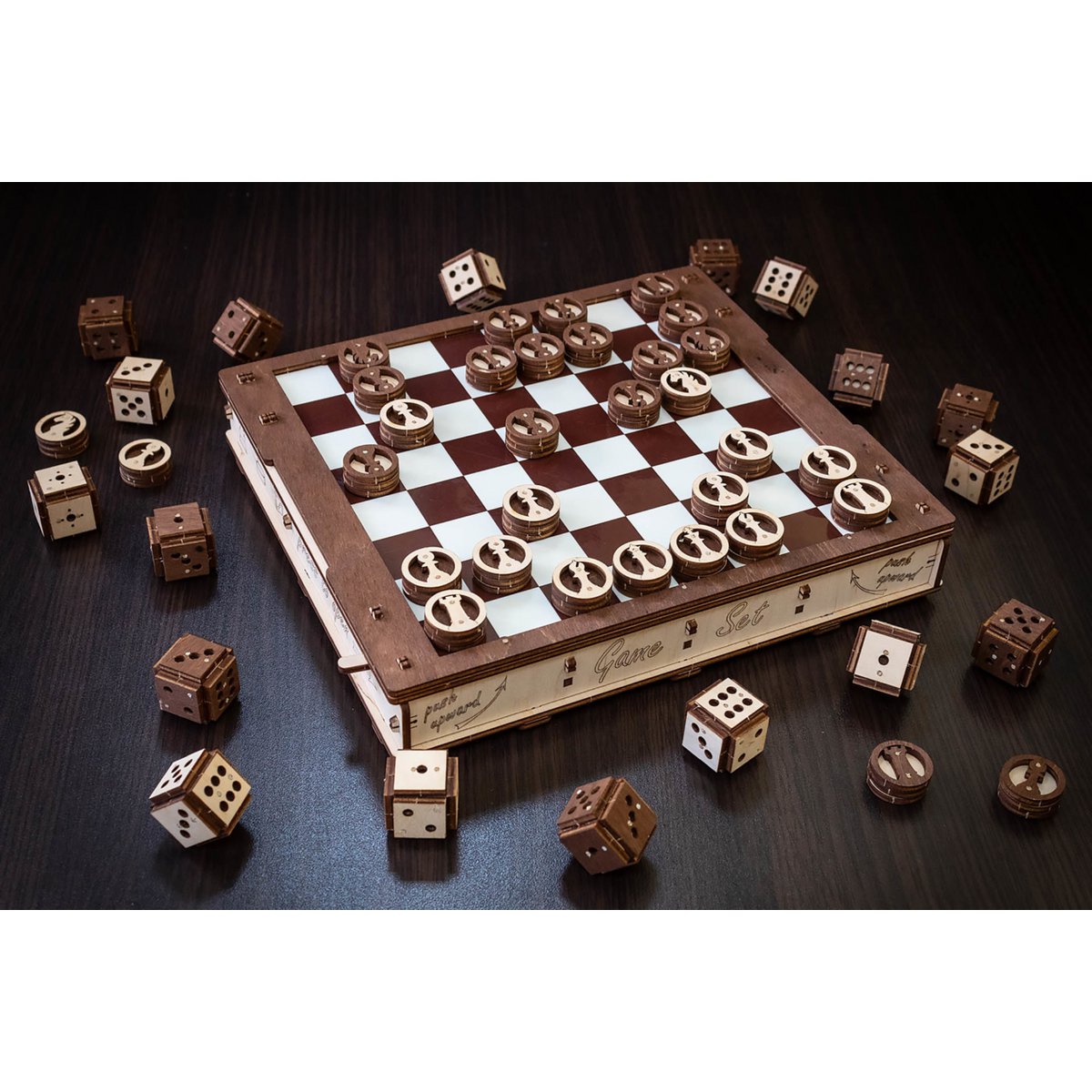 Schaak en damset, 25 × 28,5 × 4,2 cm