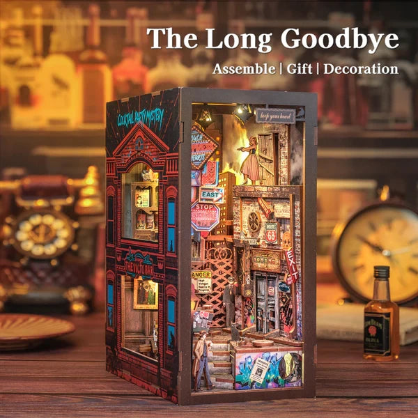The Long Goodbye book nook, 18 × 11 × 23 cm