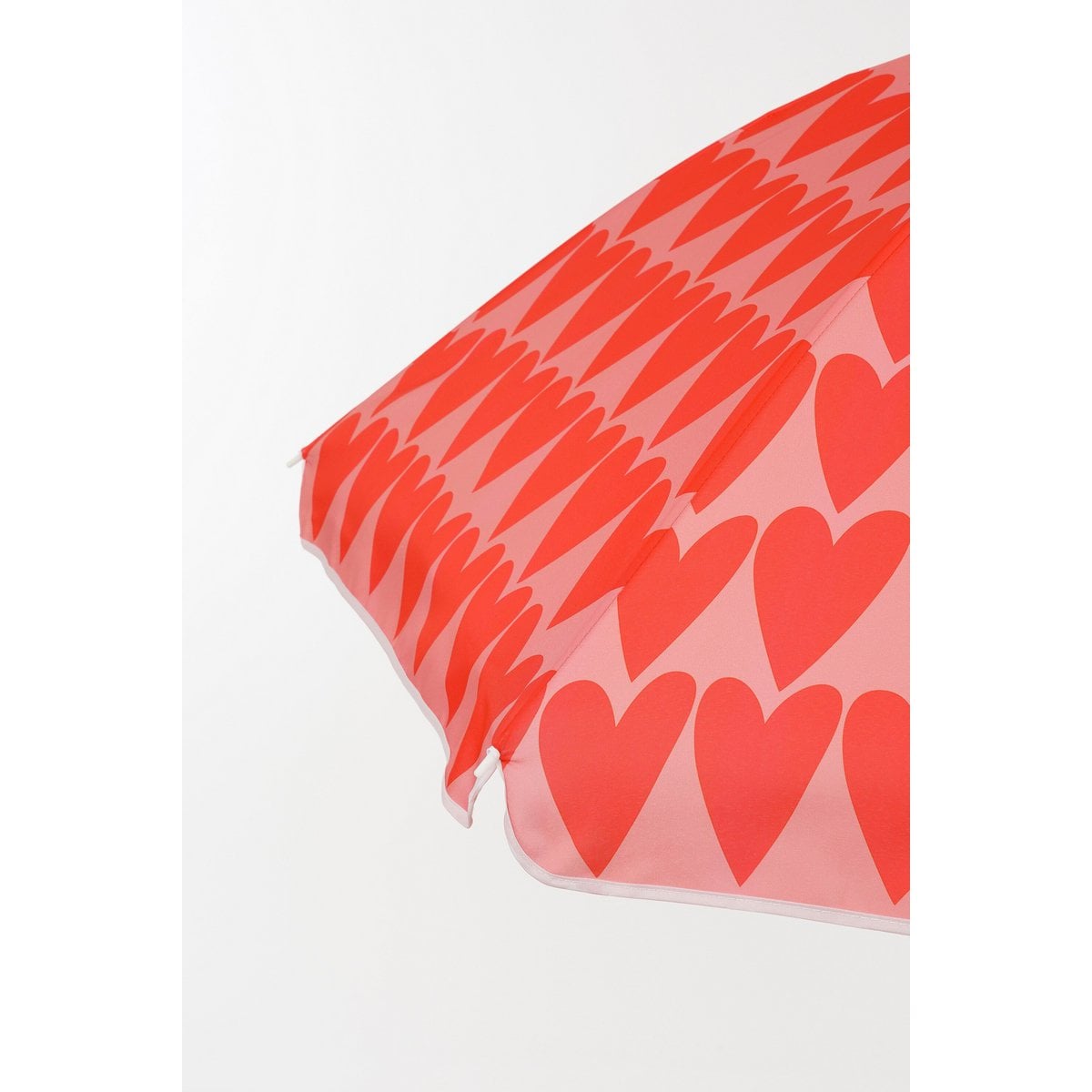 Roze strandparasol met hartjesprint Ø160 cm
