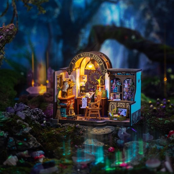 DIY huisje The Magic Study met LED verlichting, 21 cm
