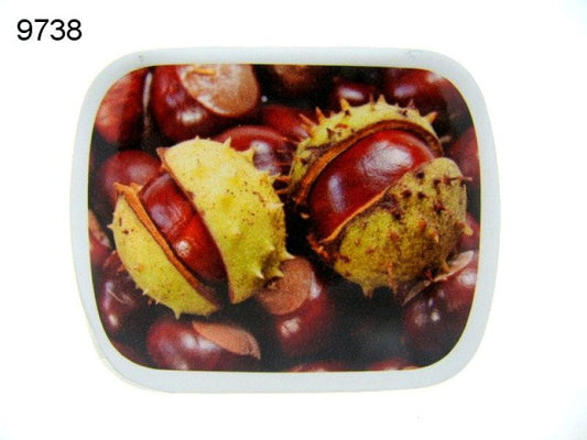 Kastanje, blikje met pepermunt