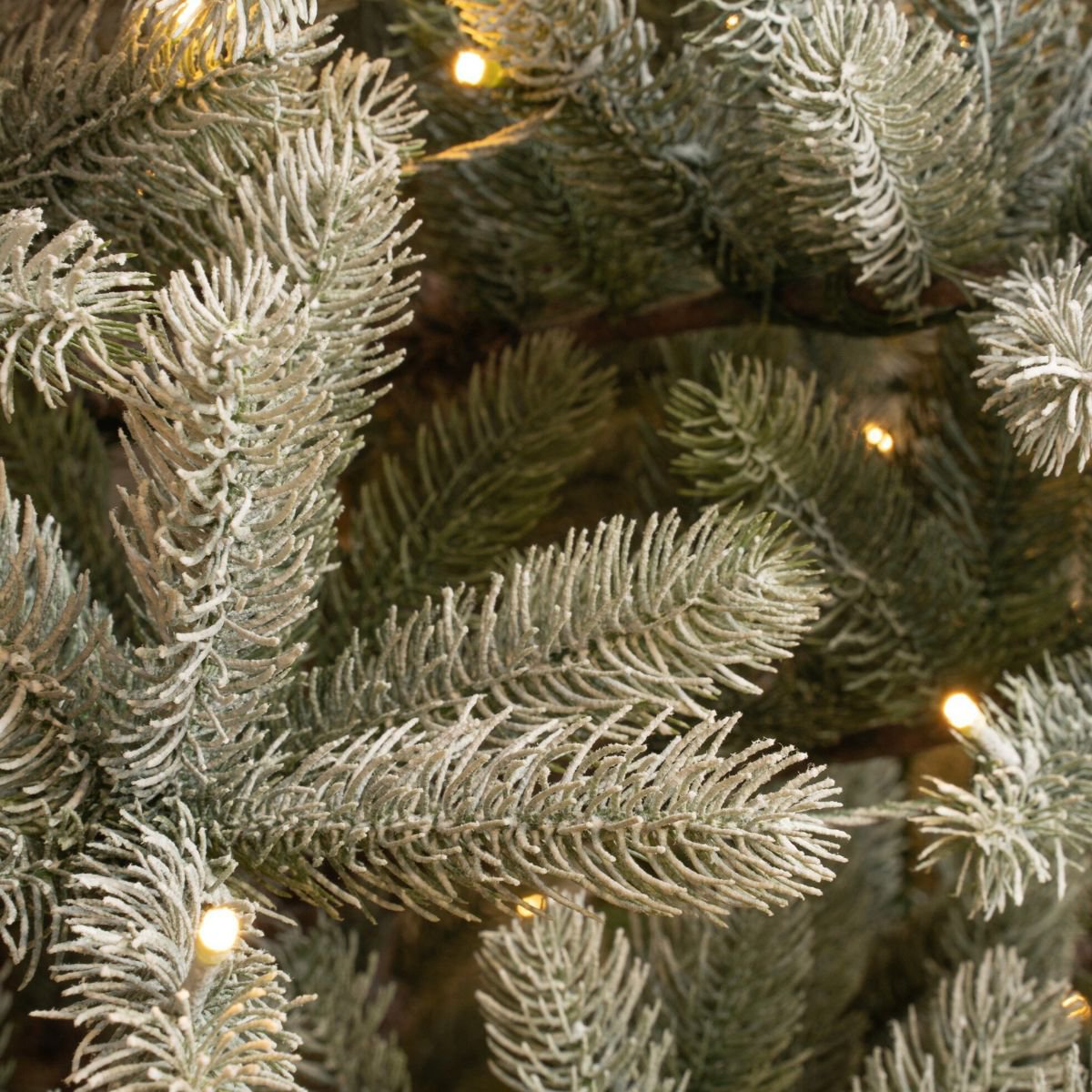 Nagoya licht besneeuwde kunstkerstboom met verlichting, 210 cm, Ø 115 cm