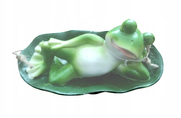Kikker slapend op blad, polyresin