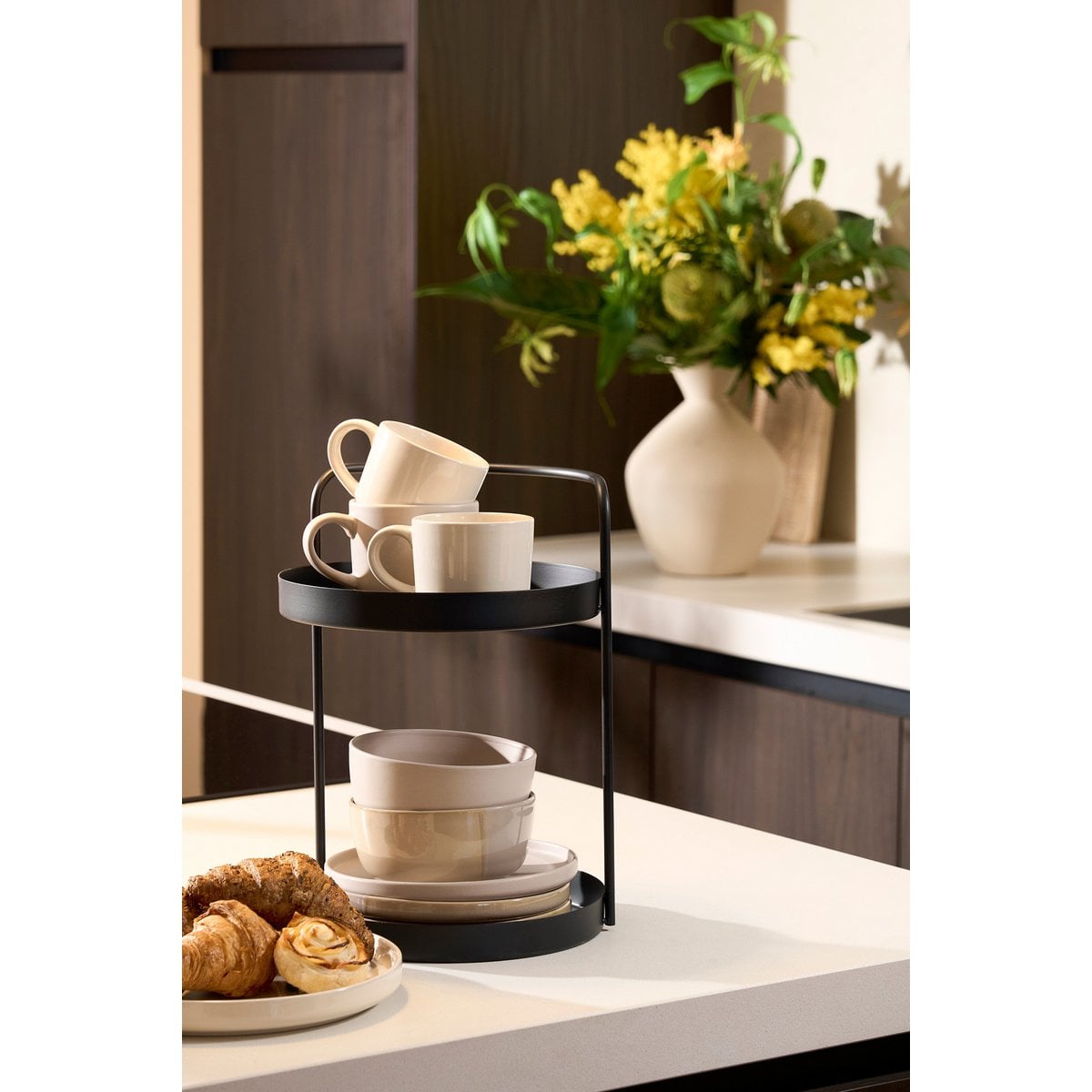Mica Decorations Etagère – 2-laags Zwart Metaal (H35 x Ø25 cm)