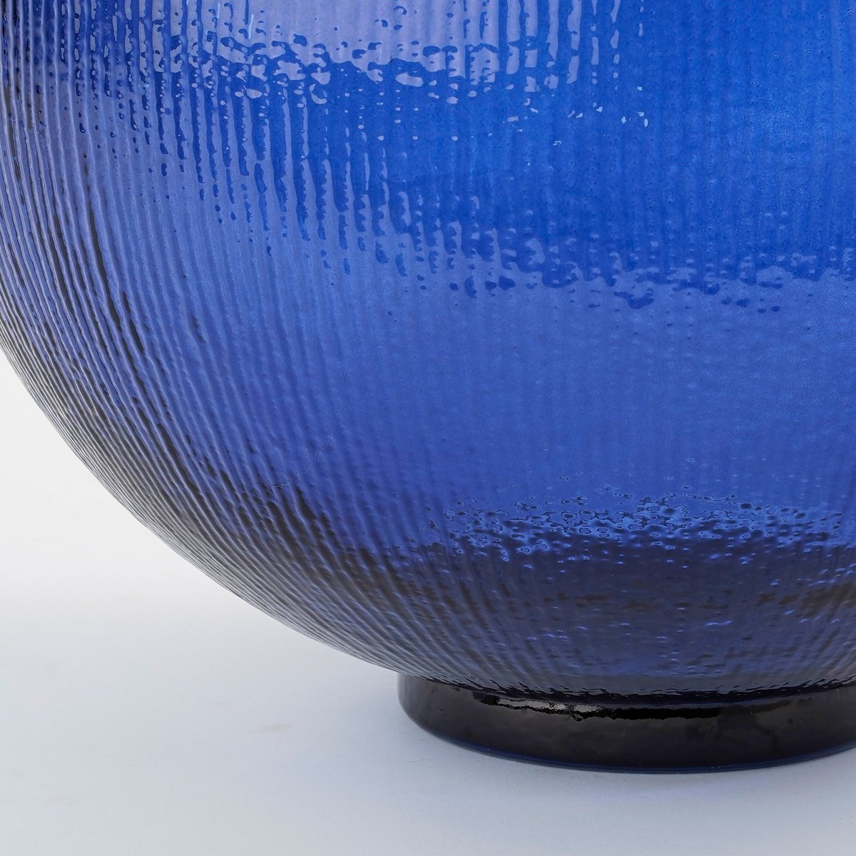 Mica Decorations Firenza Flesvaas – Glas Donkerblauw (H42 x Ø34 cm)