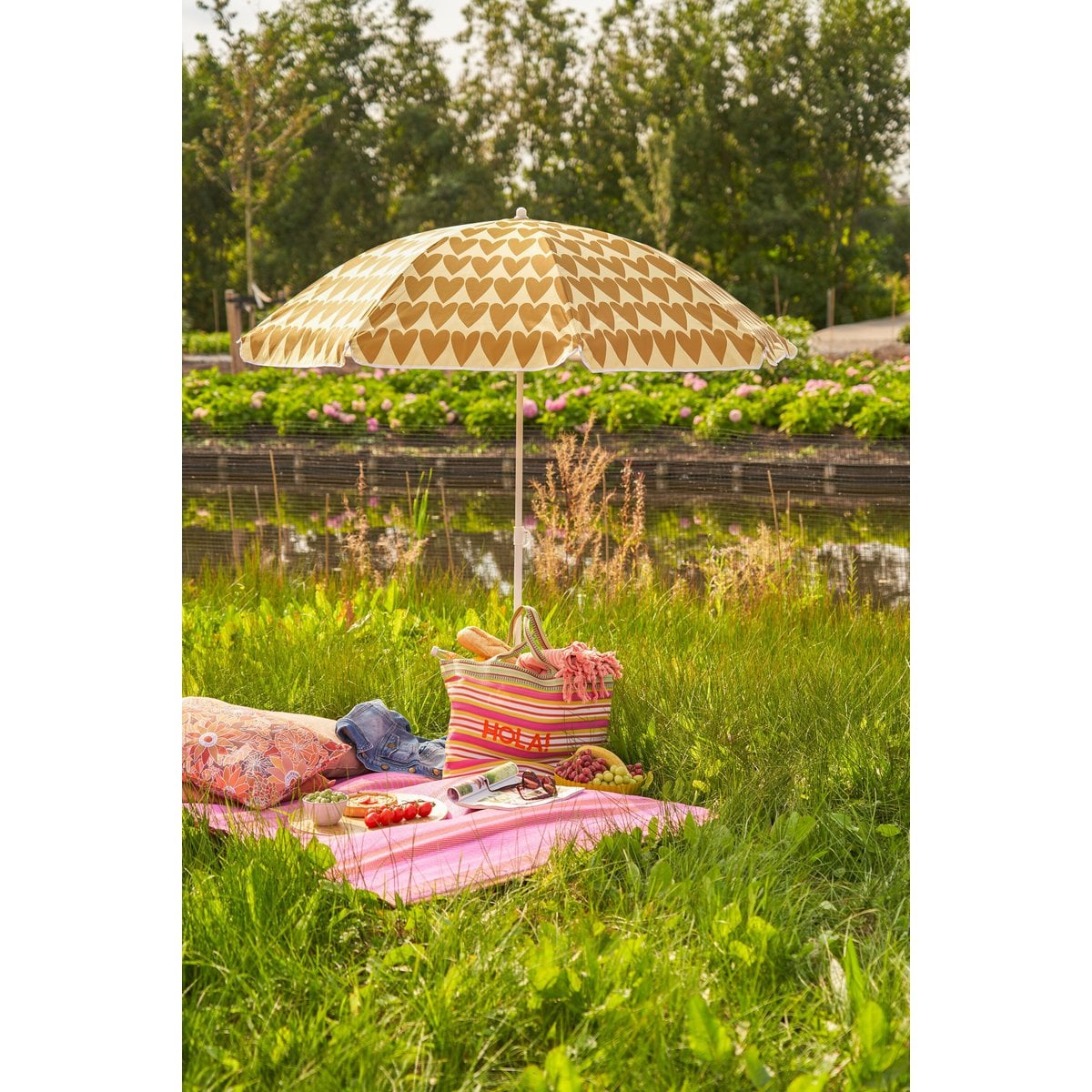 Bruine strandparasol met hartjesprint Ø160 cm