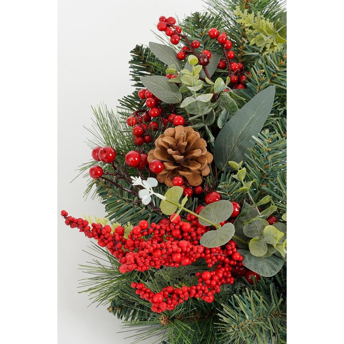 Kerstkrans Harvey met rode bessen en dennenappels, Ø 40 cm