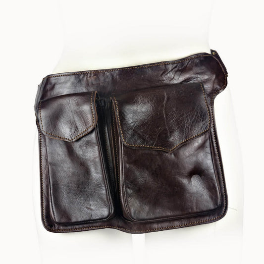 Bari Max heuptas van leer, 30 × 25 cm