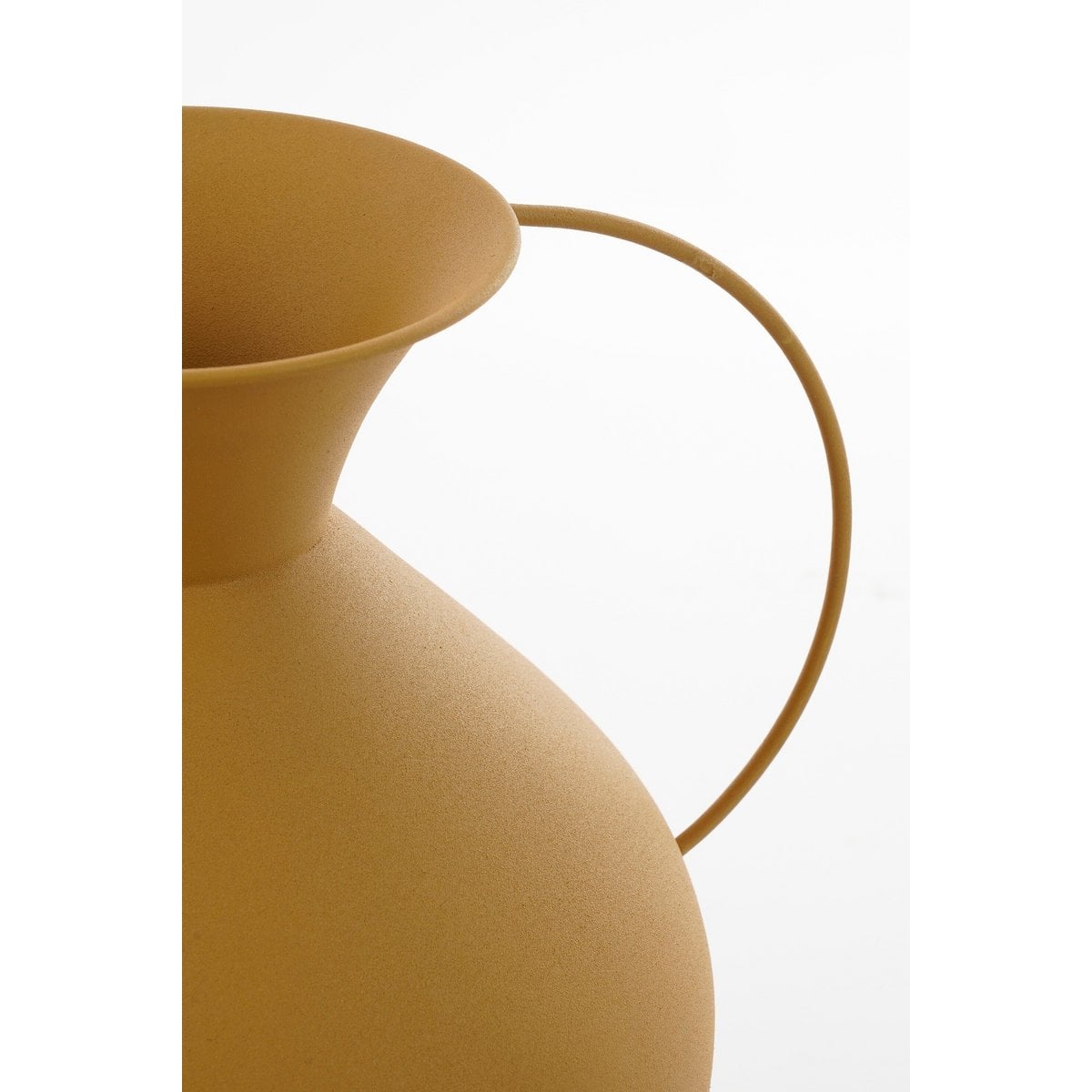 Mica Decorations Gyge Vaas – Metaal Okergeel (L30 x B24 x H37 cm)