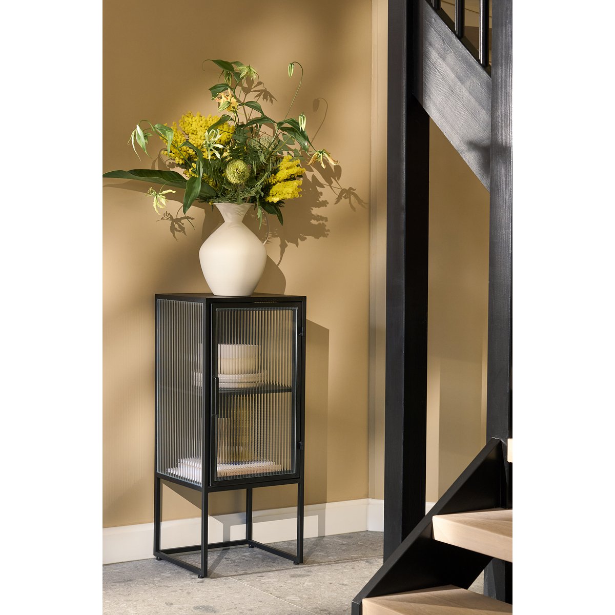 Clifton opbergkast zwart, geribbeld glas, 90 cm