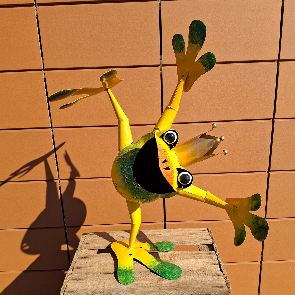 Metalen decoratie dansende kikker