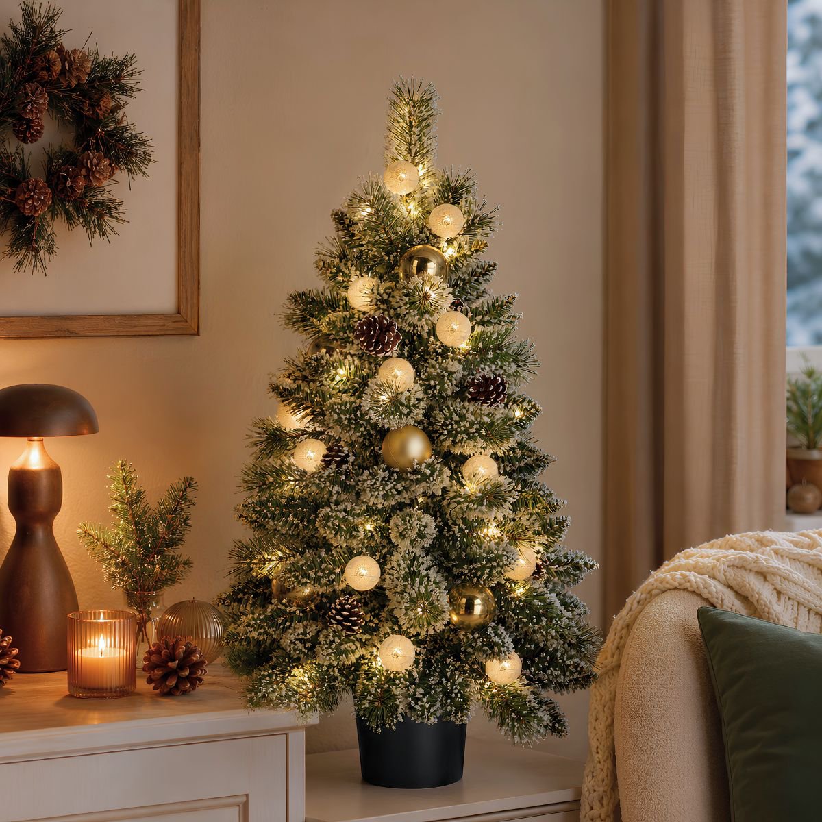 Kaprun frosted kunstkerstboom met LED in goud/groen, 90 cm, Ø 51 cm